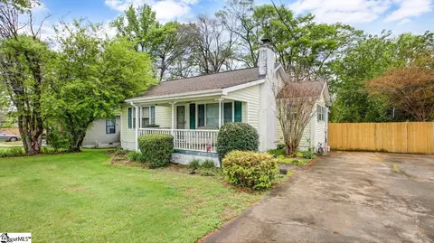 505 Ridgewood Dr, Greer, SC 29651