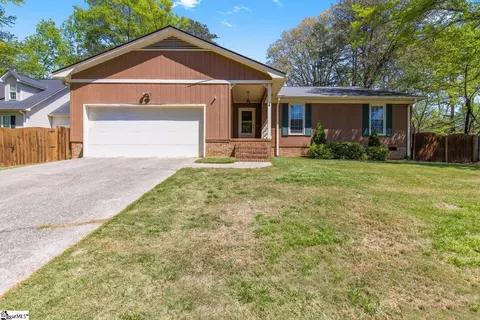 4 Bellamy Ct, Taylors, SC 29687