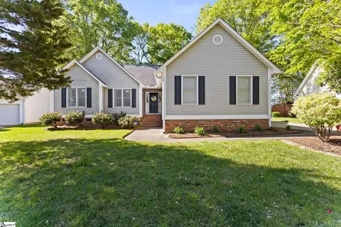 103 Flagstar Ct, Fountain Inn, SC 29644