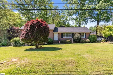 409 Longview Dr, Laurens, SC 29360