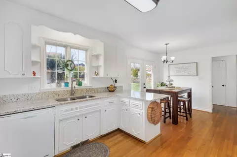 Kitchen - 107 Laurel Rd, Greer, SC 29651 photo 1 of 4