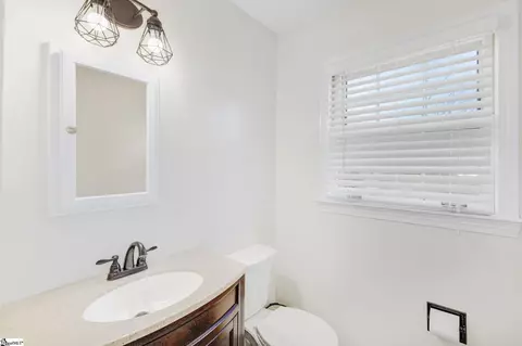 Bath - 107 Laurel Rd, Greer, SC 29651 photo 2 of 2