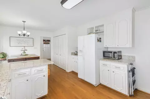Kitchen - 107 Laurel Rd, Greer, SC 29651 photo 2 of 4