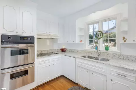 Kitchen - 107 Laurel Rd, Greer, SC 29651 photo 4 of 4