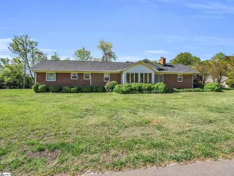 335 N Suber Rd, Greer, SC 29651