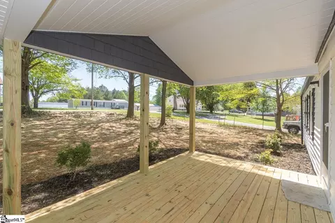355 Oakvale Dr, Easley, SC 29640 photo 4