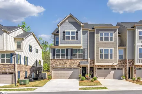 24 Questover Dr, Greenville, SC 29607