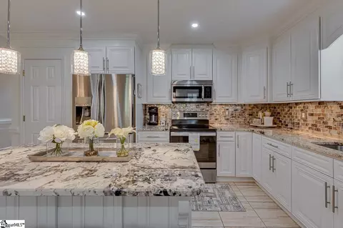 Kitchen - 402 Chartwell Dr, Greer, SC 29650 photo 3 of 4