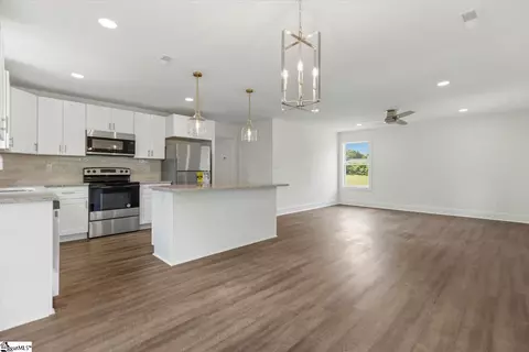 Living - 141 Baileyview St, Greer, SC 29651 photo 1 of 2