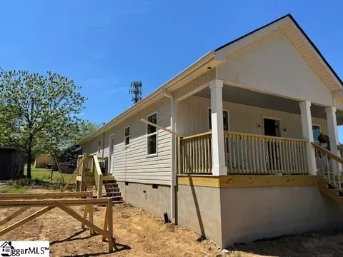 Exterior - 141 Baileyview St, Greer, SC 29651 photo 4 of 7