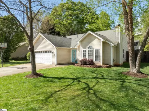 4 Red Haven Ct, Greer, SC 29650