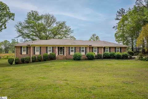 150 Dean Dr, Laurens, SC 29360