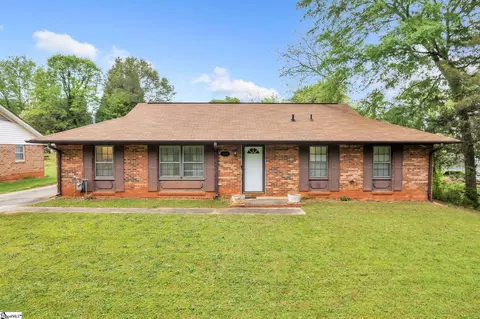 510 Little Creek Rd, Spartanburg, SC 29303