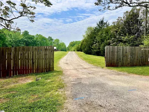 396 Bryson Rd, Gray Court, SC 29645