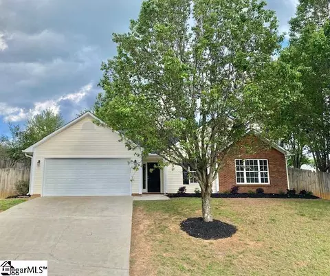 402 Pheasant Ridge Dr, Taylors, SC 29687