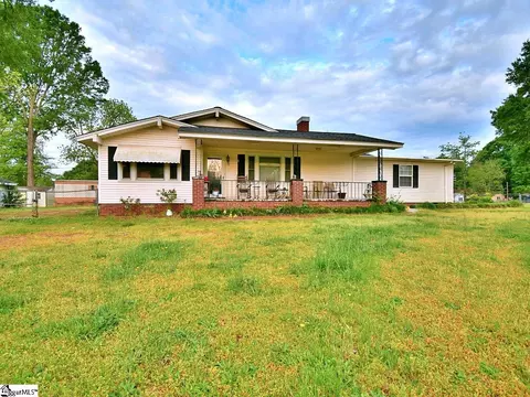 427 Blalock Dr, Joanna, SC 29351