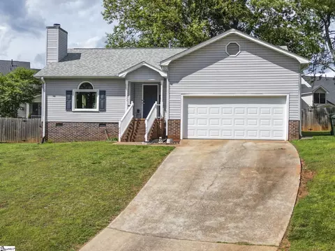 118 Cedar Ridge Ln, Simpsonville, SC 29681