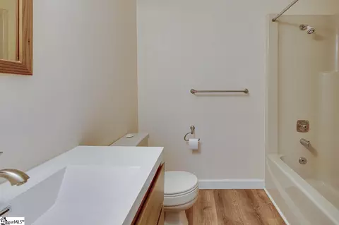 Bath - 116 Cedar Creek Cir, Central, SC 29630 photo 1 of 2