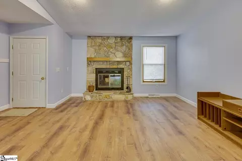 Living - 116 Cedar Creek Cir, Central, SC 29630 photo 2 of 2