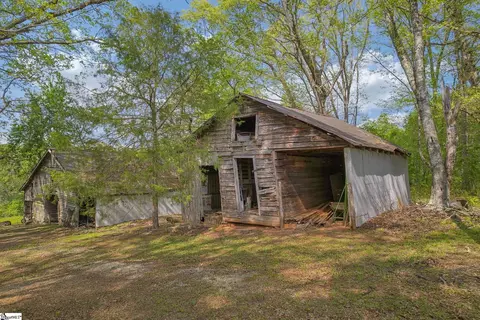 Exterior - 1988 Earls Bridge Rd, Easley, SC 29640 photo 10 of 12