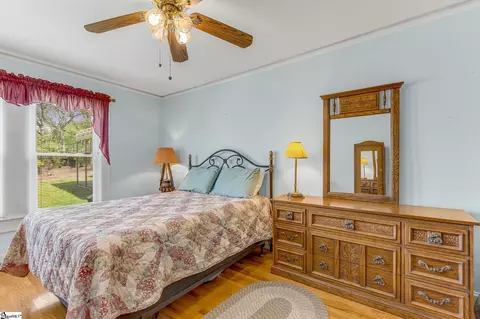 Bedroom - 1988 Earls Bridge Rd, Easley, SC 29640 photo 1 of 4