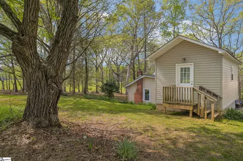 Exterior - 1988 Earls Bridge Rd, Easley, SC 29640 photo 7 of 12
