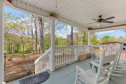 Exterior - 1988 Earls Bridge Rd, Easley, SC 29640 photo 4 of 12