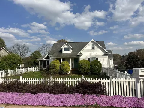 40 Blake St, Greenville, SC 29605