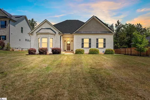 211 Scalybark Rd, Greenville, SC 29617