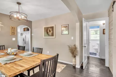 Dining - 203 Oakfield Ave, Easley, SC 29640 photo 2 of 3