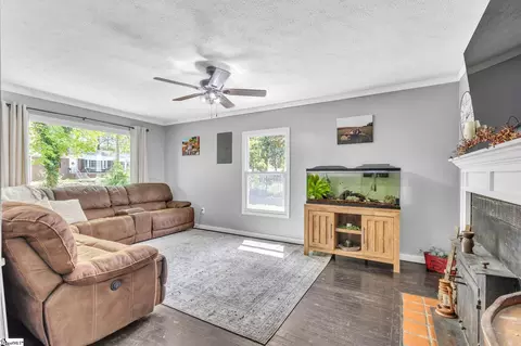 Living - 203 Oakfield Ave, Easley, SC 29640 photo 2 of 3