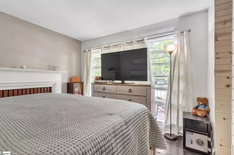 Bedroom - 203 Oakfield Ave, Easley, SC 29640 photo 3 of 5