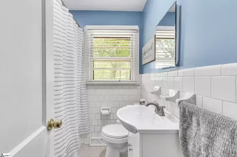 Bath - 203 Oakfield Ave, Easley, SC 29640 photo 1 of 1