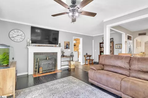 Living - 203 Oakfield Ave, Easley, SC 29640 photo 3 of 3