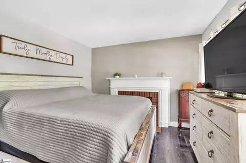 Bedroom - 203 Oakfield Ave, Easley, SC 29640 photo 1 of 5