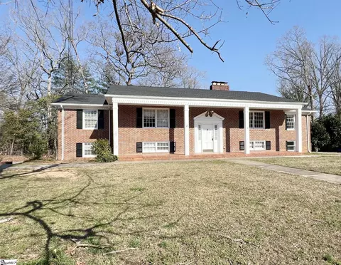 5 Howell Rd, Greenville, SC 29615