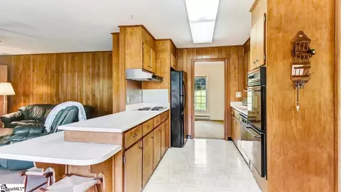 Kitchen - 153 Dewey Rd, Greer, SC 29651 photo 3 of 4