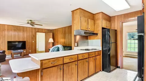 Kitchen - 153 Dewey Rd, Greer, SC 29651 photo 2 of 4