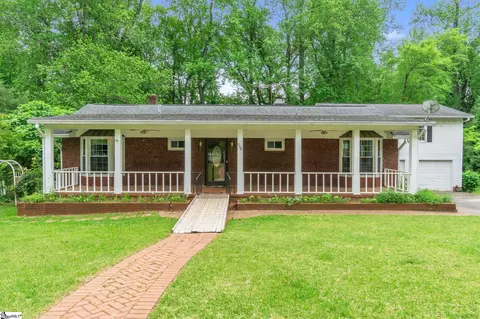 136 Mountain View Cir, Greenville, SC 29609