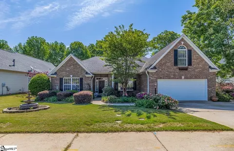 817 Brielle Ct, Simpsonville, SC 29681
