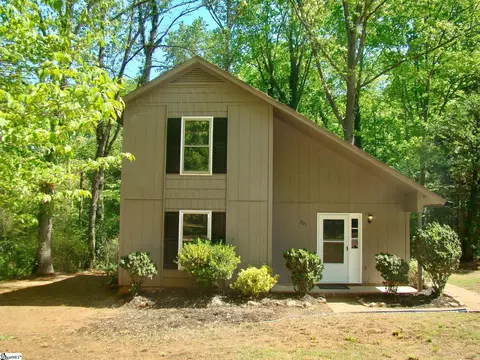 201 Corkwood Dr, Simpsonville, SC 29680