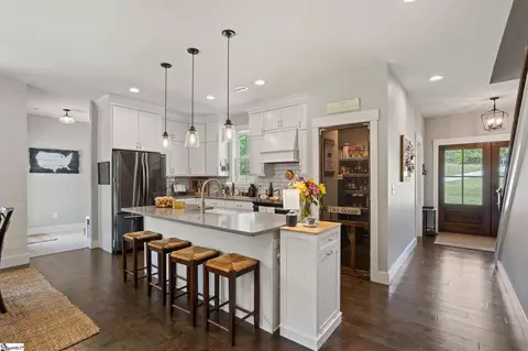 Kitchen - 325 Flatrock Rd, Honea Path, SC 29654 photo 2 of 4