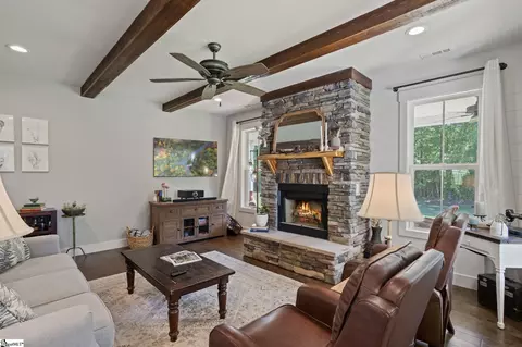 Living - 325 Flatrock Rd, Honea Path, SC 29654 photo 1 of 4