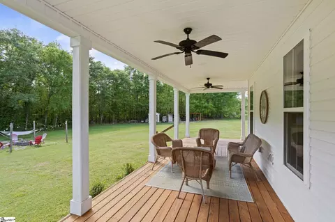 Exterior - 325 Flatrock Rd, Honea Path, SC 29654 photo 2 of 6