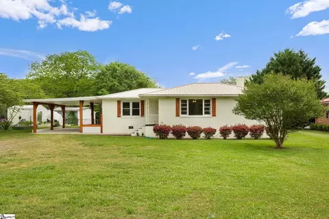203 Hilldale Ave, Laurens, SC 29360