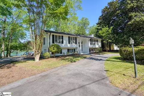 122 Shannon Lake Cir, Greenville, SC 29615