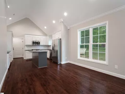 Kitchen - 208 E Bearden St, Greer, SC 29651 photo 2 of 5