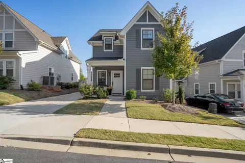 16 Greenridge Dr, Greenville, SC 29615