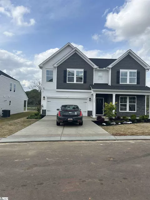 1326 Skytop Dr, Simpsonville, SC 29680