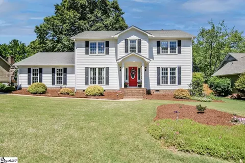 203 Chestnut Oaks Cir, Simpsonville, SC 29681